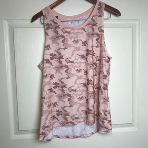 Xersion pink camo tank loose fit xl